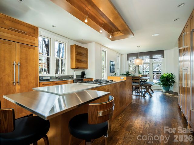 1002 Coves Pheasant Court, Biltmore Lake, NC 28715