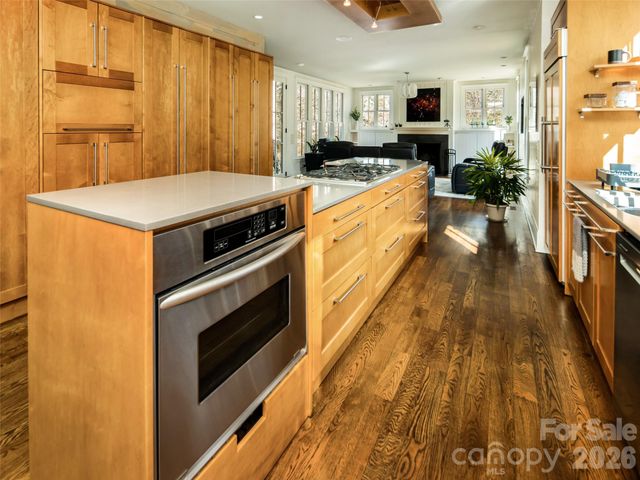 1002 Coves Pheasant Court, Biltmore Lake, NC 28715