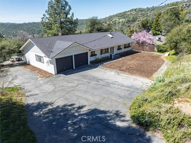 42324 Buckeye Road, Oakhurst, CA 93644