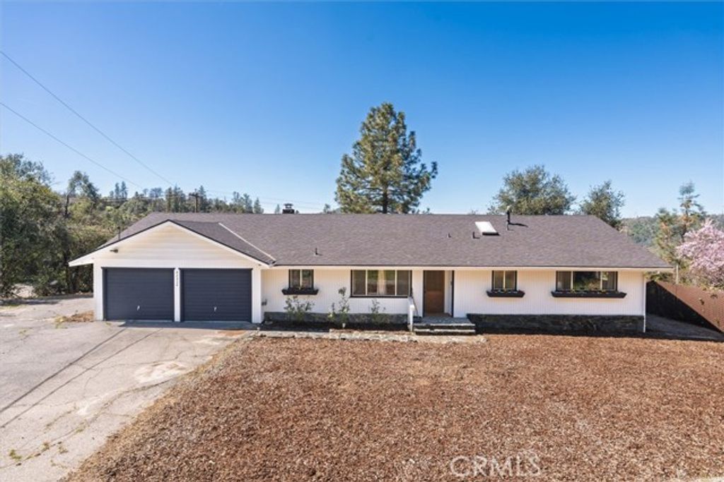 42324 Buckeye Road, Oakhurst, CA 93644