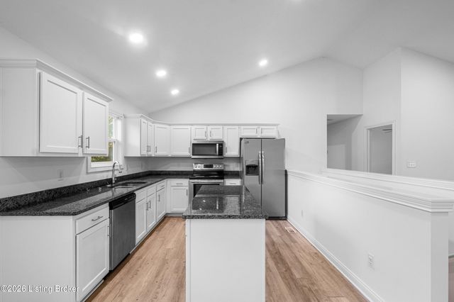 1492 S Logsdon Pkwy, Radcliff, KY 40160