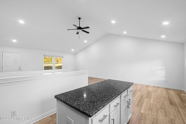 1492 S Logsdon Pkwy, Radcliff, KY 40160