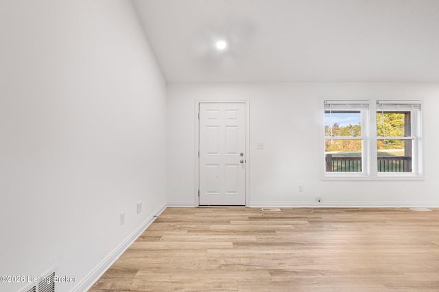 1492 S Logsdon Pkwy, Radcliff, KY 40160