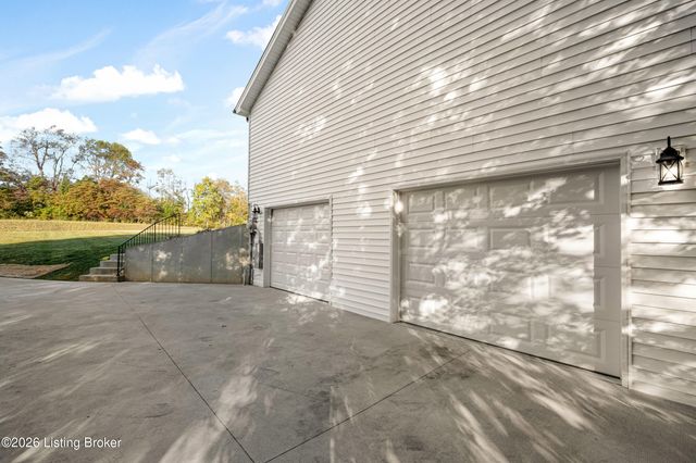 1492 S Logsdon Pkwy, Radcliff, KY 40160