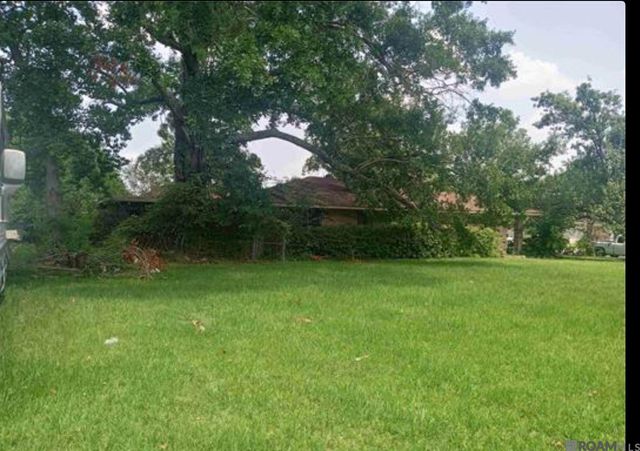 211 Lakecrest Ave, Baton Rouge, LA 70807