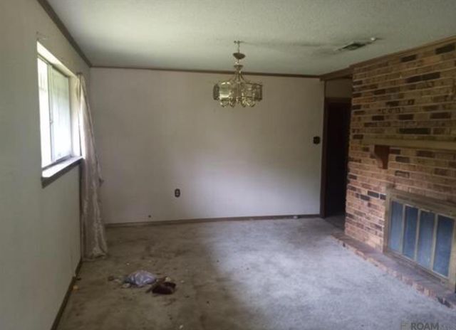 211 Lakecrest Ave, Baton Rouge, LA 70807