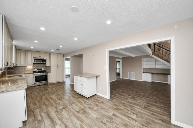 2706 Stetson Lane, Houston, TX 77043