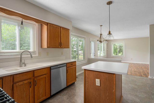 1901 Westwood Drive, Lewis Center, OH 43035