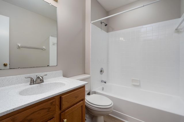 1901 Westwood Drive, Lewis Center, OH 43035