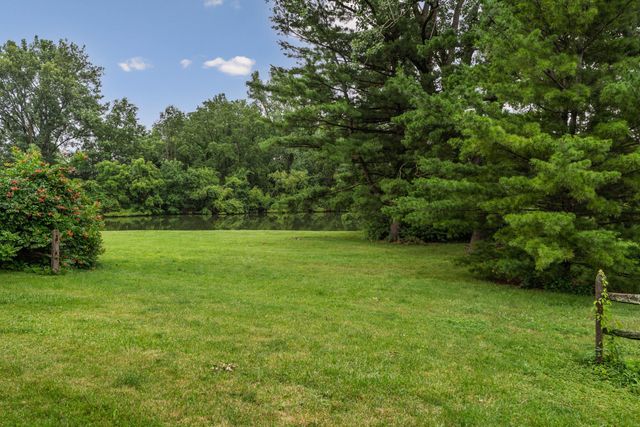 1901 Westwood Drive, Lewis Center, OH 43035