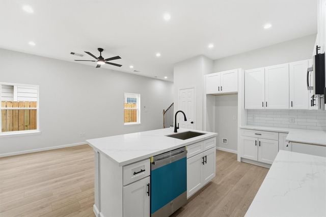 4354 Clover Street B, Houston, TX 77051
