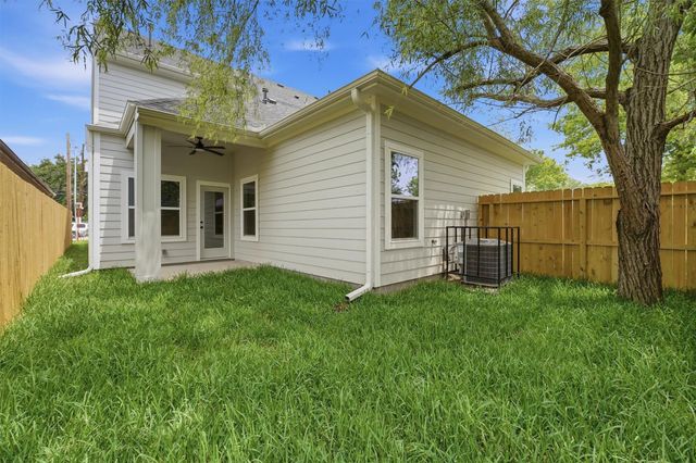 4354 Clover Street B, Houston, TX 77051