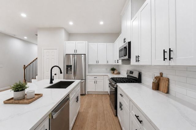 4354 Clover Street B, Houston, TX 77051