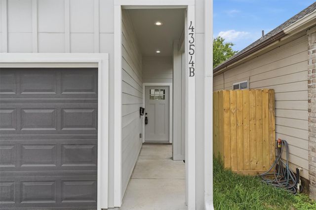 4354 Clover Street B, Houston, TX 77051
