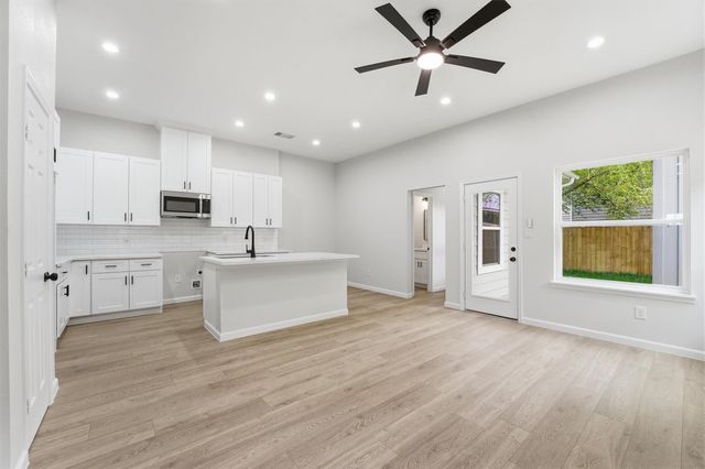 4354 Clover Street B, Houston, TX 77051