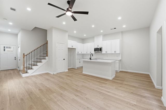 4354 Clover Street B, Houston, TX 77051
