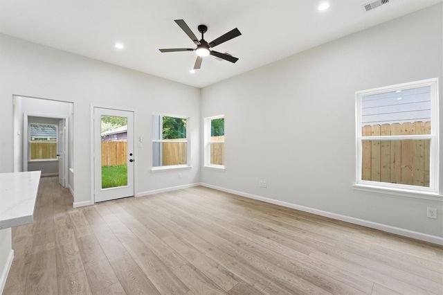 4354 Clover Street B, Houston, TX 77051