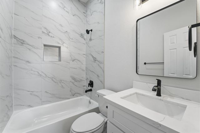 4354 Clover Street B, Houston, TX 77051
