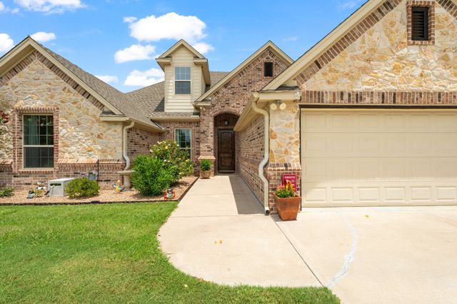 152 Crenshaw CT Street, Stephenville, TX 76401