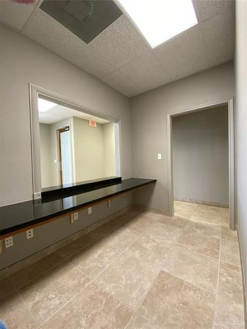 713 E Esperanza Avenue B, Mcallen, TX 78501