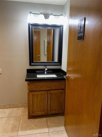 713 E Esperanza Avenue B, Mcallen, TX 78501