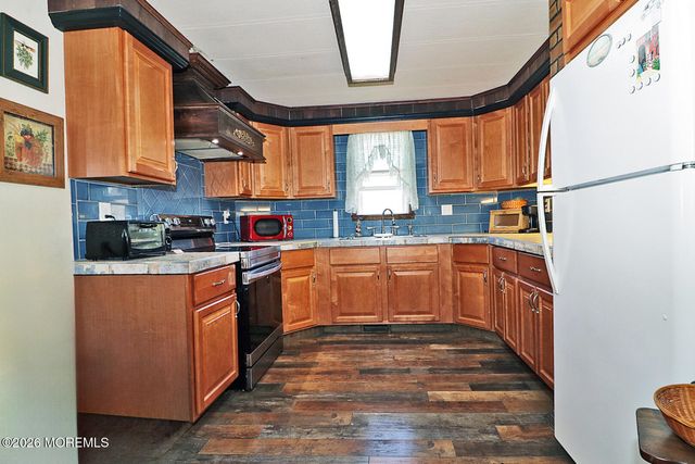 16 Partridge Place, Whiting, NJ 08759