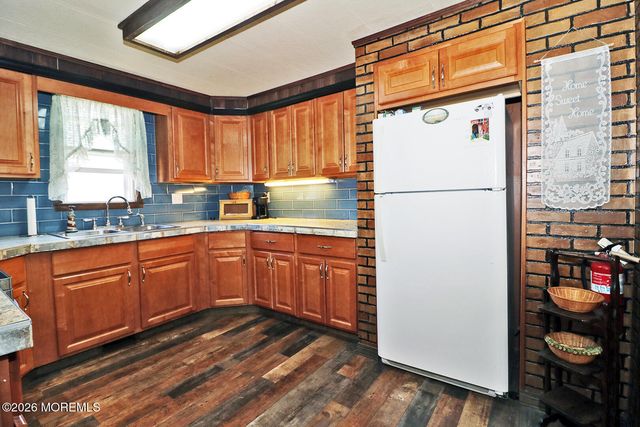 16 Partridge Place, Whiting, NJ 08759