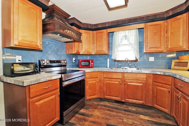 16 Partridge Place, Whiting, NJ 08759