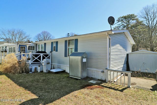 16 Partridge Place, Whiting, NJ 08759