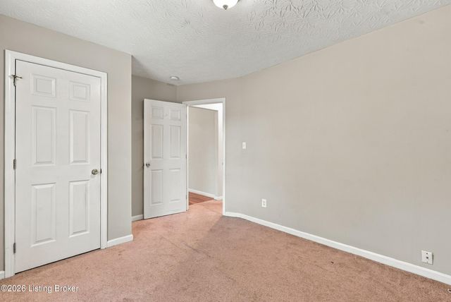 175 Lake Park Ct, Shepherdsville, KY 40165
