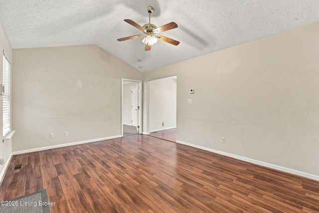175 Lake Park Ct, Shepherdsville, KY 40165