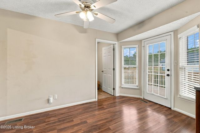 175 Lake Park Ct, Shepherdsville, KY 40165