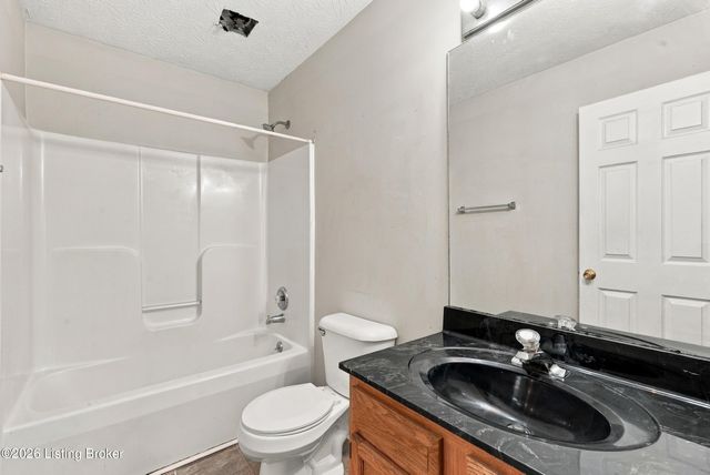 175 Lake Park Ct, Shepherdsville, KY 40165