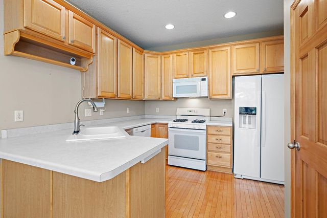 17594 Wiedman Way, Eden Prairie, MN 55347