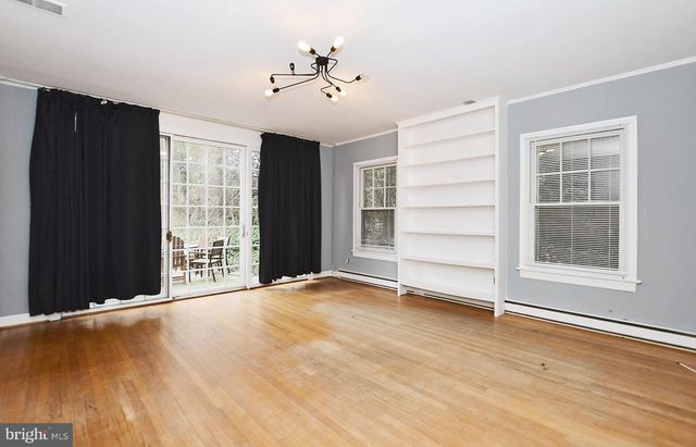 4509 ELLICOTT ST NW, Washington, DC 20016