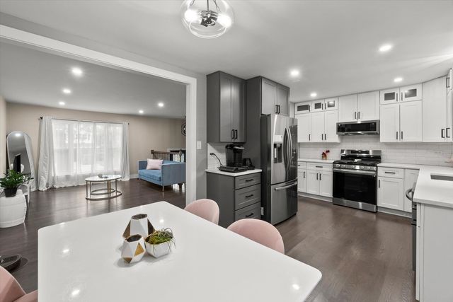 17803 Dogwood Lane, Hazel Crest, IL 60429