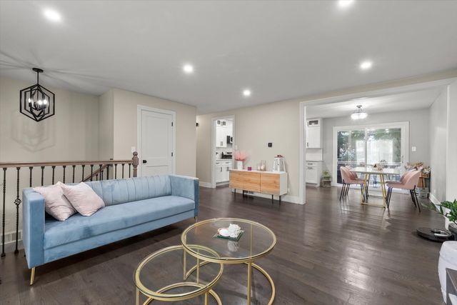 17803 Dogwood Lane, Hazel Crest, IL 60429