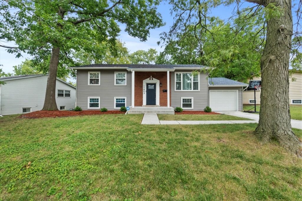 17803 Dogwood Lane, Hazel Crest, IL 60429