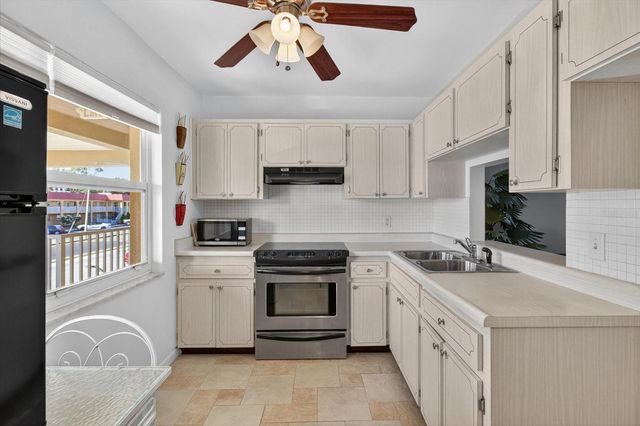 1301 S HERCULES AVENUE 22, Clearwater, FL 33764