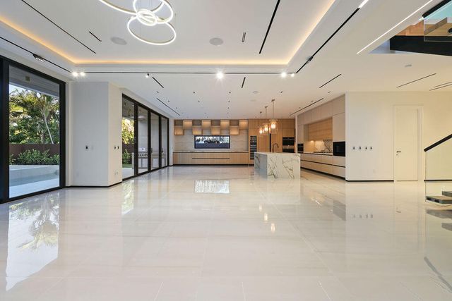 728 NE 17th Terrace, Fort Lauderdale, FL 33304