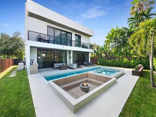 728 NE 17th Terrace, Fort Lauderdale, FL 33304