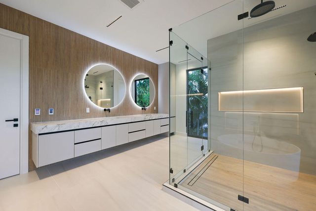 728 NE 17th Terrace, Fort Lauderdale, FL 33304