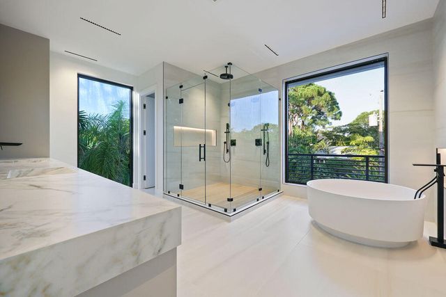 728 NE 17th Terrace, Fort Lauderdale, FL 33304