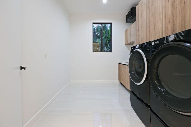 728 NE 17th Terrace, Fort Lauderdale, FL 33304