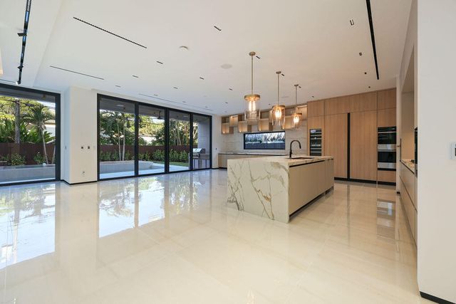 728 NE 17th Terrace, Fort Lauderdale, FL 33304