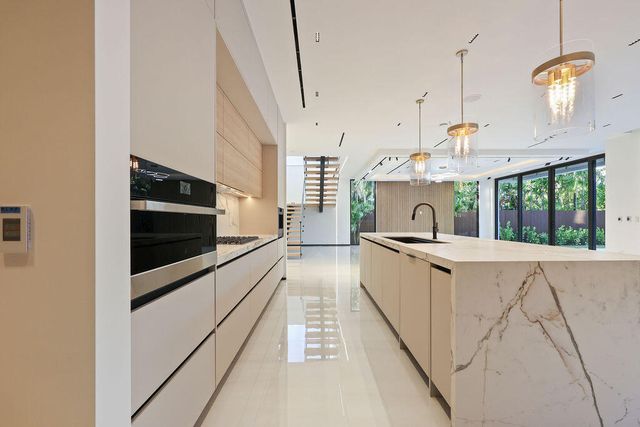 728 NE 17th Terrace, Fort Lauderdale, FL 33304