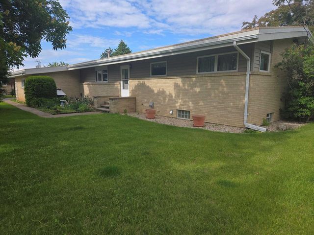 230 Gilbertson Street, Markesan, WI 53946