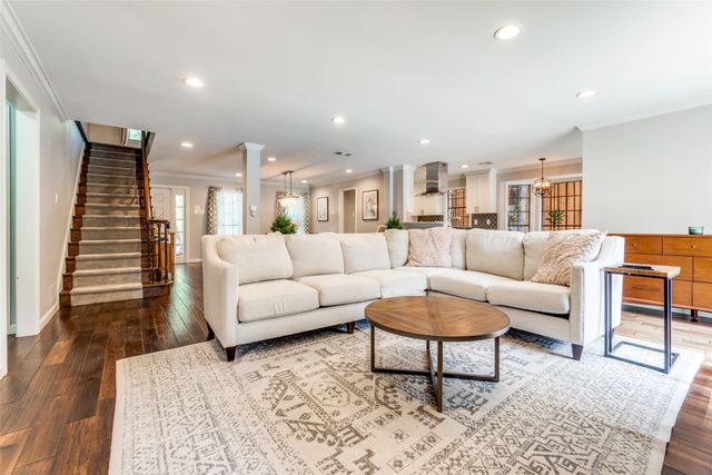 9022 Summer Glen Lane, Dallas, TX 75243