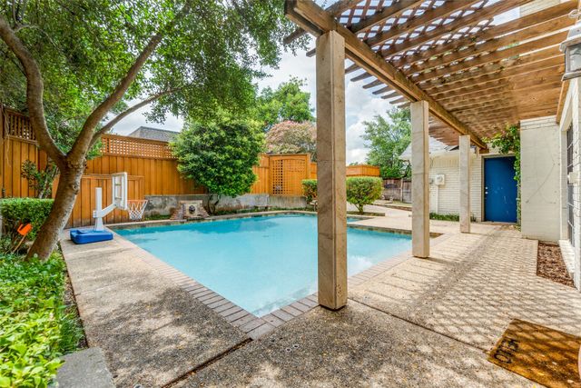 9022 Summer Glen Lane, Dallas, TX 75243