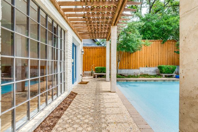 9022 Summer Glen Lane, Dallas, TX 75243